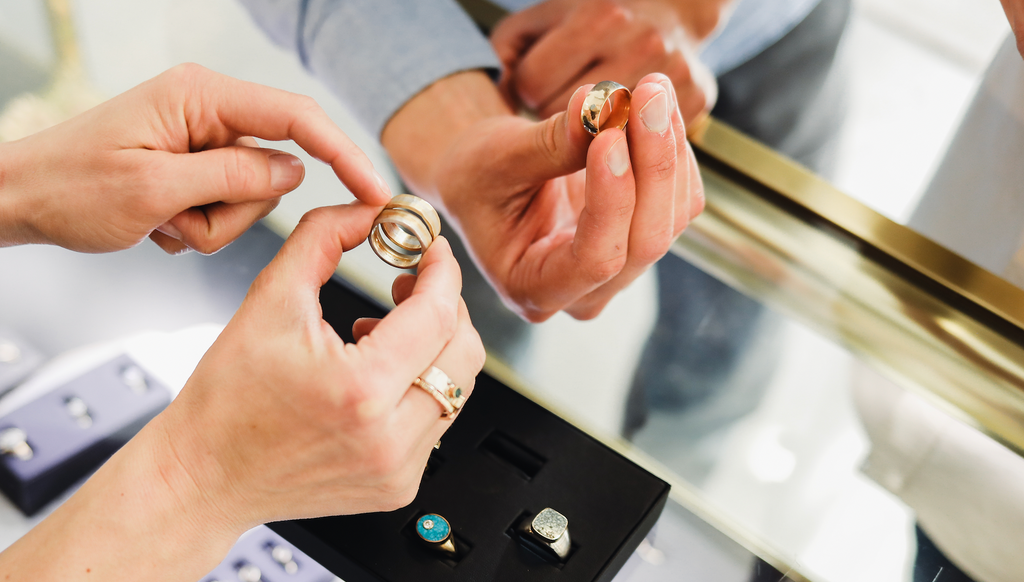 From classic to contemporary: the evolution of men's jewelry fashion